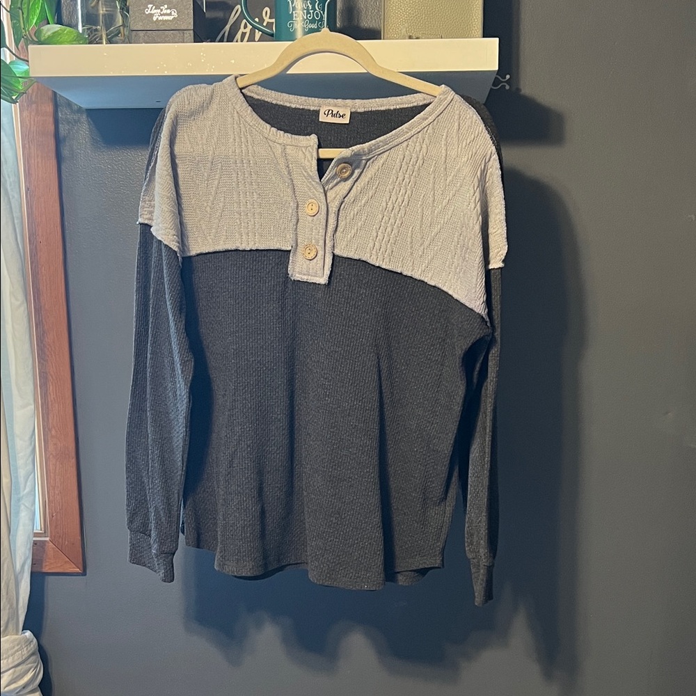Pulse Dark Gray and Gray Knit Sweater